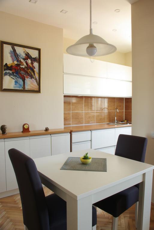 Square Studio Apartment Ni Kültér fotó