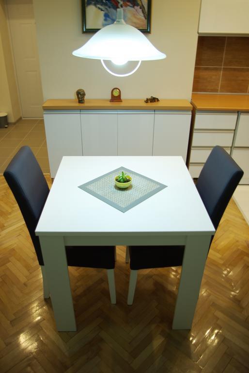 Square Studio Apartment Ni Kültér fotó