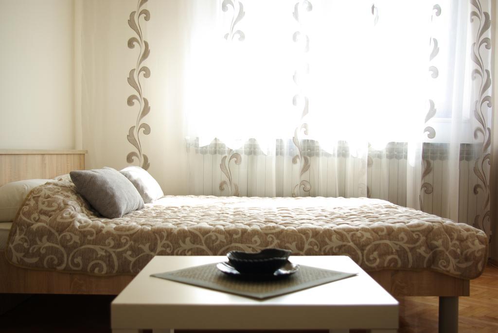 Square Studio Apartment Ni Kültér fotó