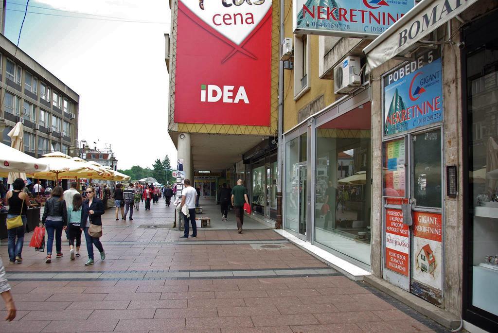 Square Studio Apartment Ni Kültér fotó